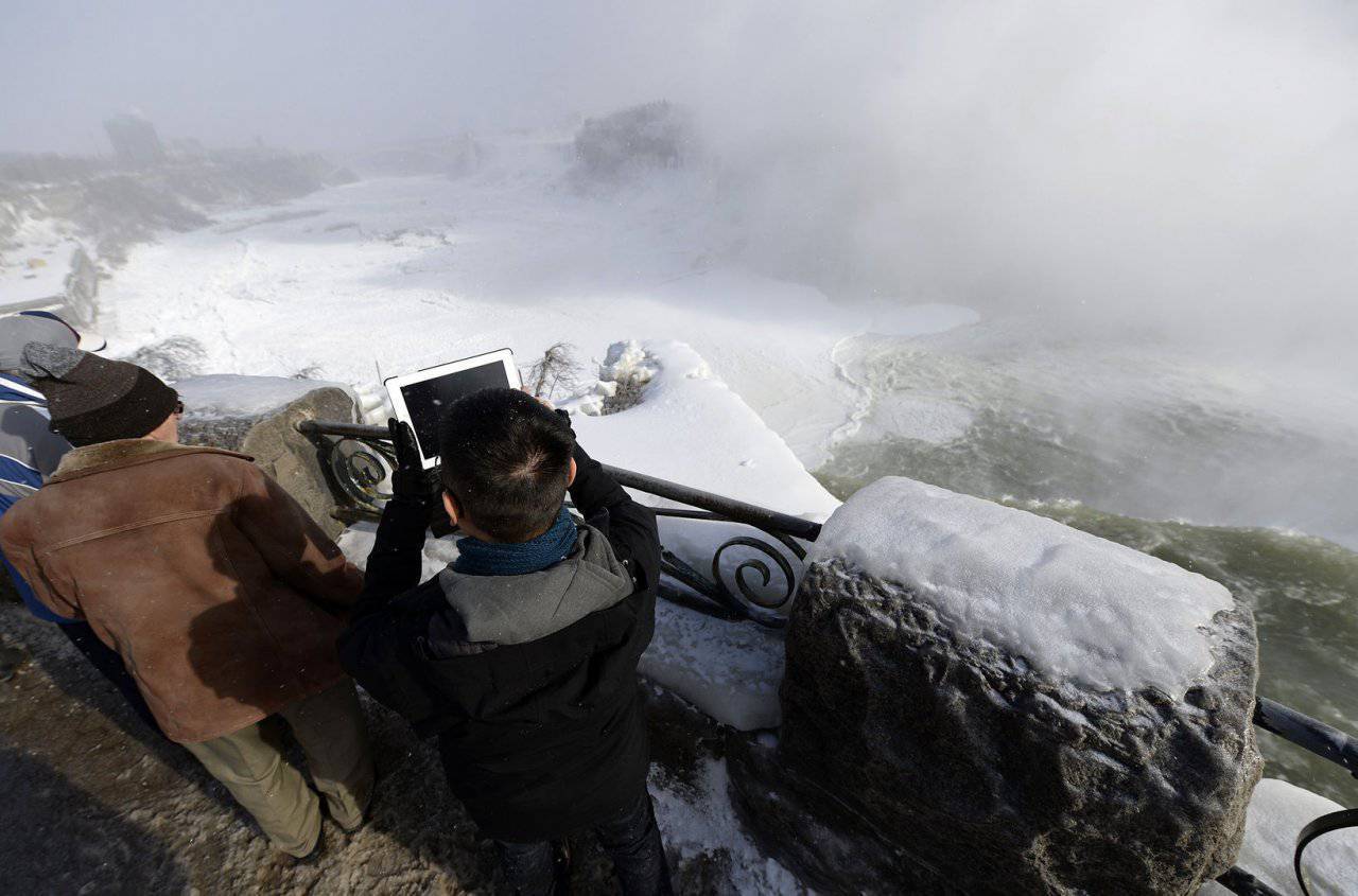 1280x845 Zamarznięty wodospad Niagara #2 7