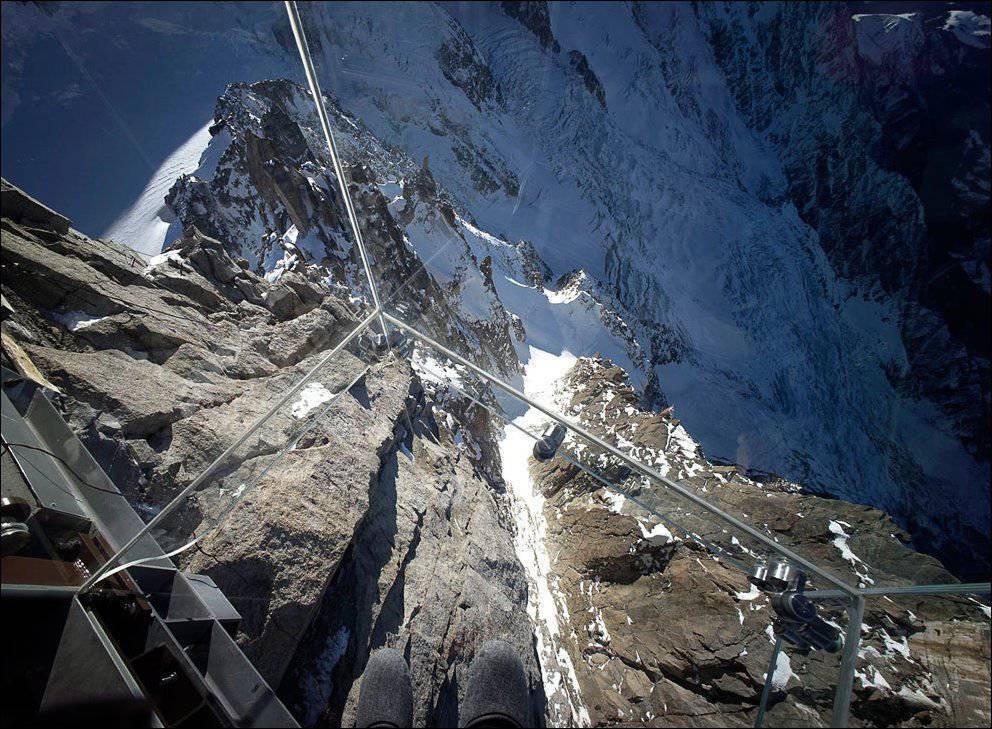 992x729 Chamonix Skywalk 3
