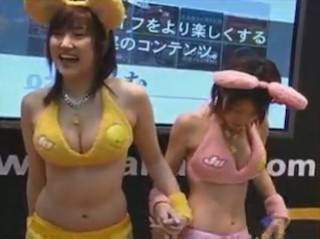 [盗撮]イベント会場でコンパニオン盗撮！ パンチラ盗撮動画です。