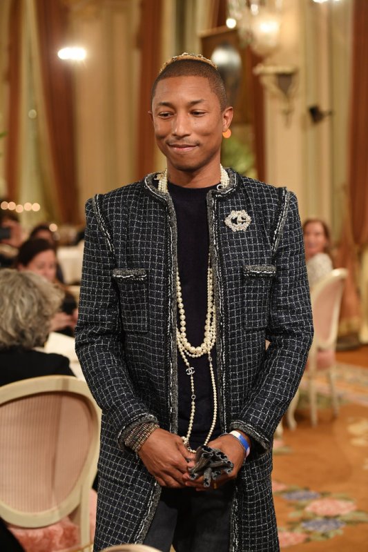 Chanel Collection des Métiers d'Art 2016/17: See Pharrell