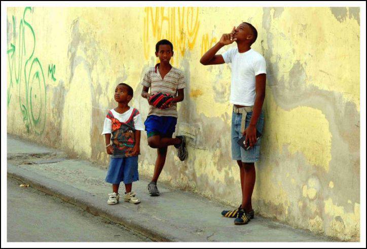 Cuba: ''Los Juguetes y los Niños'' Cuba: ''Los Juguetes y los Niños''